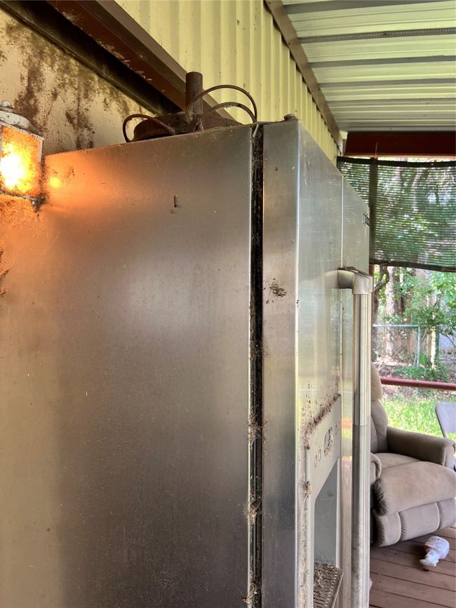 Outdoor porch working fridge | Image 6