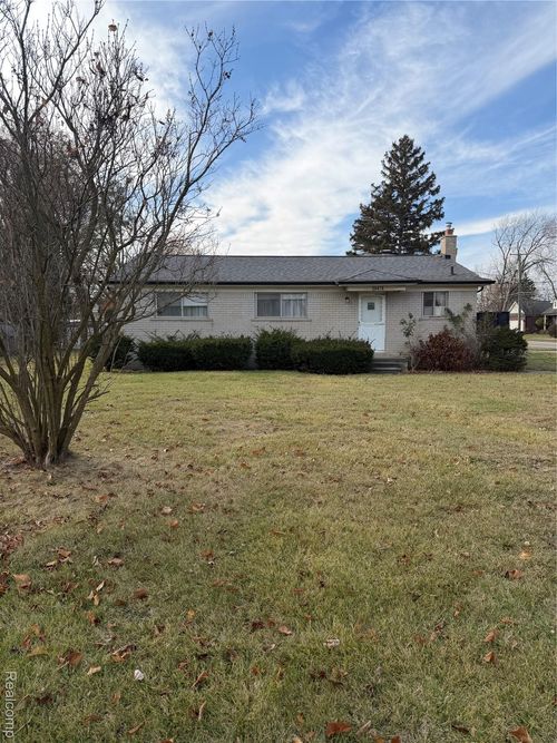 28475 Norwood Ave, Warren, MI, 48092-5630 | Card Image