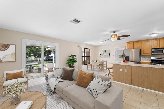 3332 Laurel Dr, House other with 3 bedrooms, 2 bathrooms and 4 parking in Gulf Breeze FL | Image 4