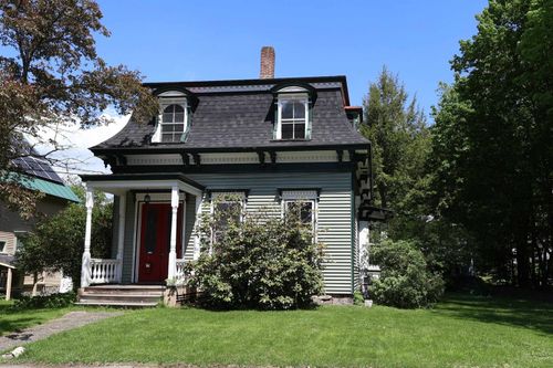 9 Shaw St, Lebanon, NH, 03766-1712 | Card Image