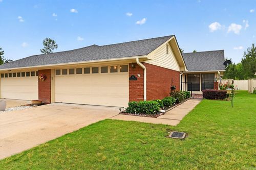 30 Summerset Pl, Pine Bluff, AR, 71603-7947 | Card Image