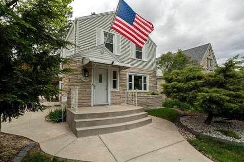 3535 S Pine Avenue, Milwaukee, WI, 53207 | Card Image