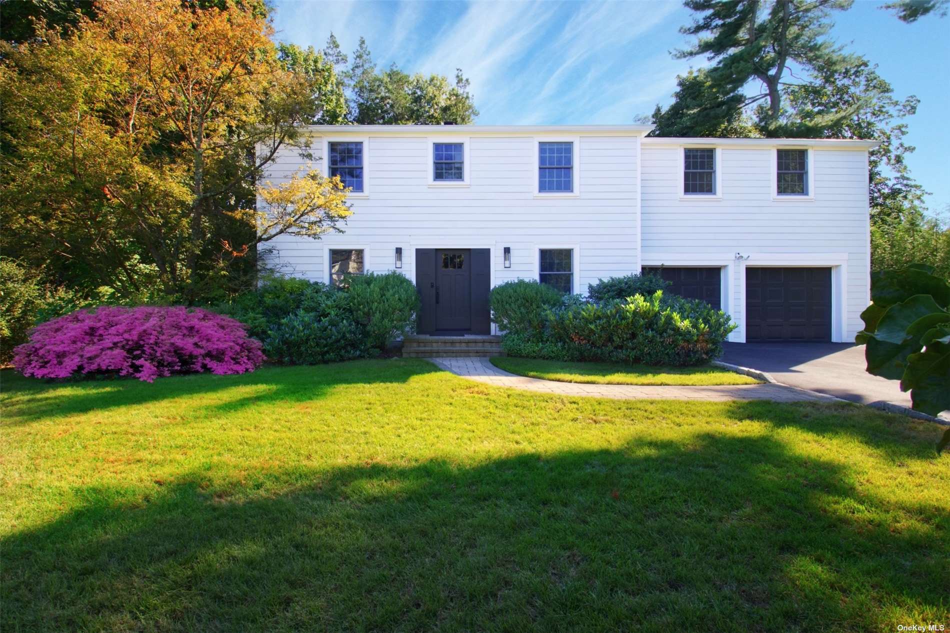 Village Rd, Roslyn Heights, NY 11577