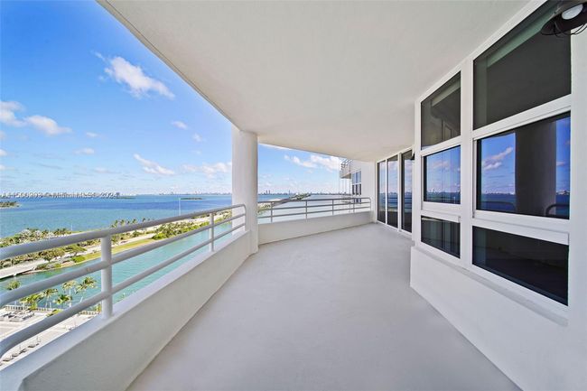 APT-402 - 555 Ne 34 Th St, Condo with 2 bedrooms, 2 bathrooms and null parking in Miami FL | Image 20