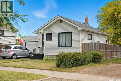 416 Taylor St W, Saskatoon, SK, S7M0C8 | Card Image