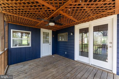 2367 N Lakeshore Dr, LOUISA, VA, 23093-7000 | Card Image