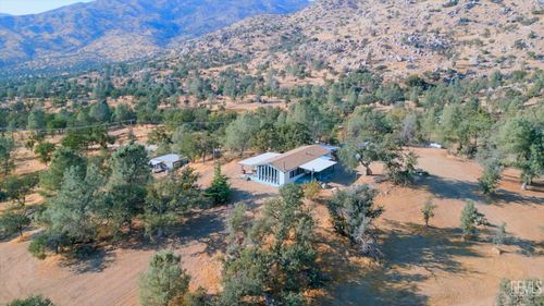 18100 Thompson Canyon Ave, Caliente, CA, 93518 | Card Image