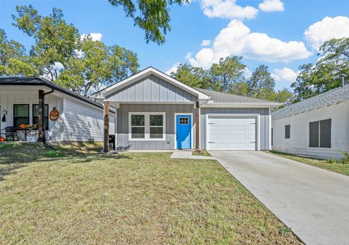 517 E Heron St, Denison, TX, 75021-6449 | Card Image