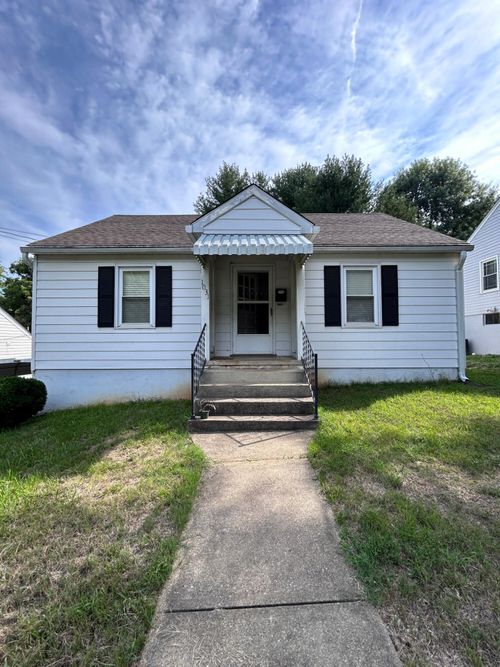 1031 Beechwood Dr Sw, Roanoke, VA, 24014-1015 | Card Image