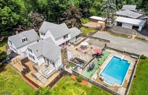 8 Stonehedge Ln, Byram Twp, NJ, 07821-3525 | Card Image