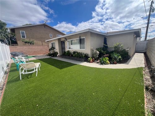 10842 Pine St, Los Alamitos, CA, 90720-2427 | Card Image