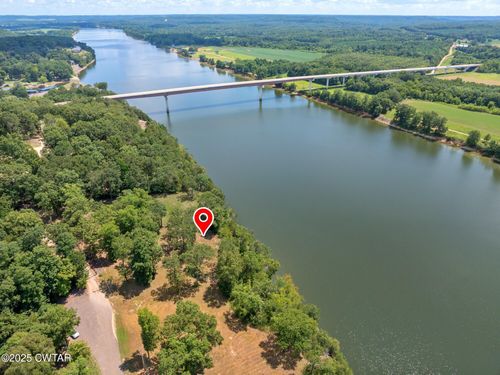 98 Riverbend Cv, Bath Springs, TN, 38311-4358 | Card Image