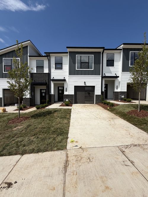 913 Tellico St, Gallatin, TN, 37066-6286 | Card Image