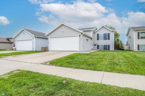 5124 10th Ave S, Fargo, ND, 58103-7242 | Card Image