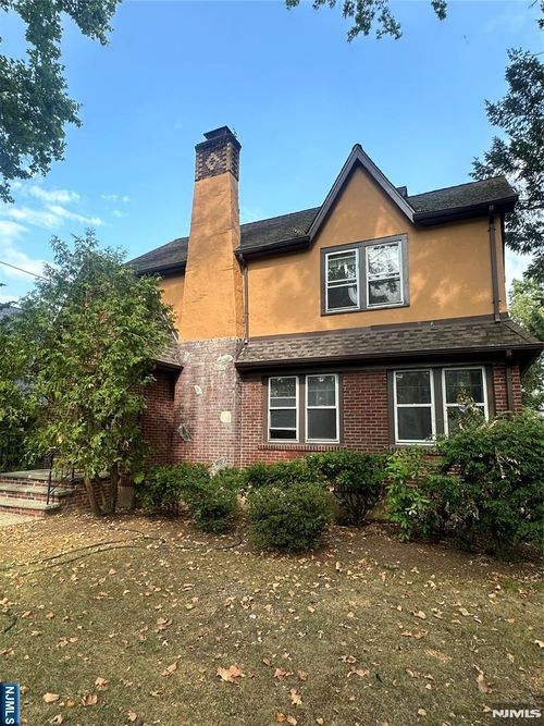 325 Bogert Ave, Ridgewood, NJ, 07450-2703 | Card Image