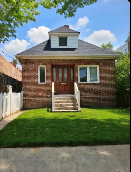 1978 Needham Ave, Bronx, NY, 10466-5844 | Card Image