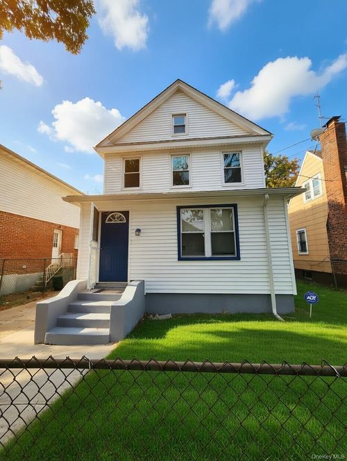 22126 134th Rd, Springfield Gardens, NY, 11413-2001 | Card Image