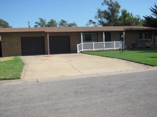 316 E Avenue A, South Hutchinson, KS, 67505-1636 | Card Image