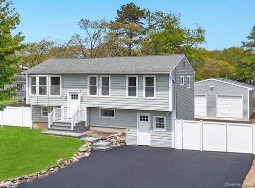 491 Hawkins Rd, Selden, NY, 11784-1941 | Card Image
