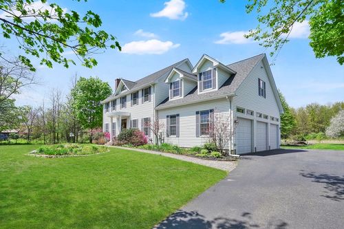 45 Pomeroy Meadow Rd, Southampton, MA, 01073-9411 | Card Image