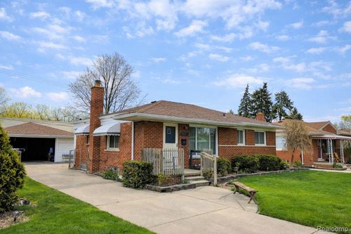24245 Prairie Ln, Warren, MI, 48089-2107 | Card Image