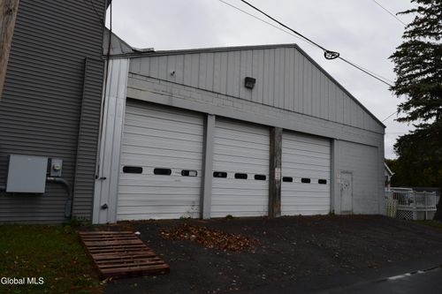 1-1995 Central Ave, Colonie, NY, 12205-4560 | Card Image