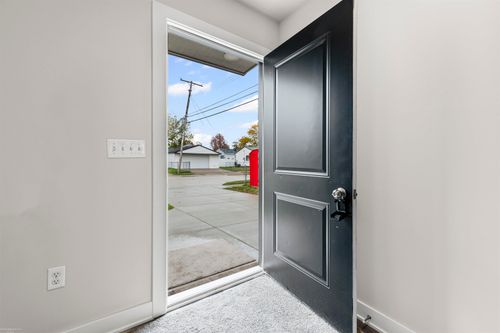 28017 Ginley St, Roseville, MI, 48066-2634 | Card Image