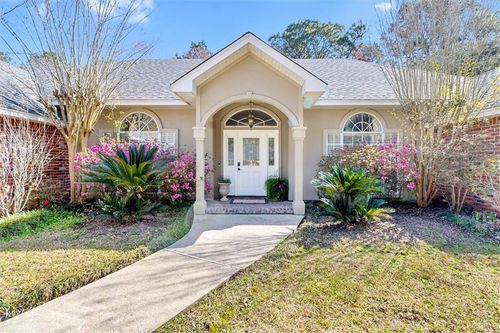 243 Westwood Dr, Mandeville, LA, 70471-8903 | Card Image
