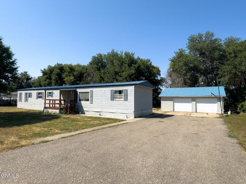 3115 9th Avenue E, Williston, ND, 58801 | Card Image