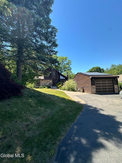 2810 Consaul Road, Schenectady, NY, 12304 | Card Image