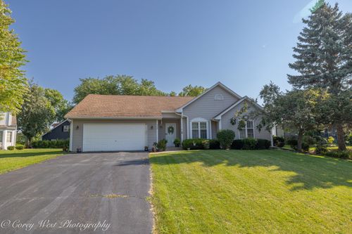 300 Hankes Rd, Sugar Grove, IL, 60554-4303 | Card Image