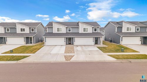 532 Oxford Ave Avenue, Harrisburg, SD, 57032 | Card Image