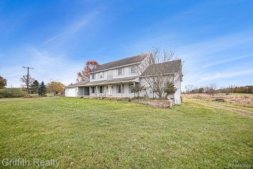 3940 E Cohoctah Rd, Howell, MI, 48855-9285 | Card Image