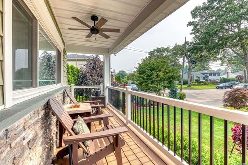 159 East Dr, North Massapequa, NY, 11758-1609 | Card Image