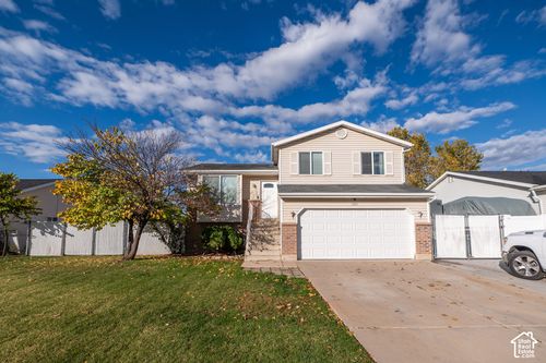 1891 N 950 W, Clinton, UT, 84015-6766 | Card Image