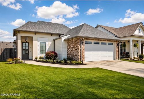 215 Whispering Meadows Rd, Broussard, LA, 70518-7931 | Card Image