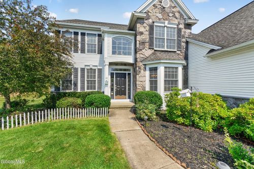 42 Outlook Dr S, Mechanicville, NY, 12118-3643 | Card Image