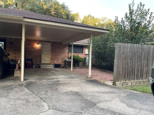 apt-6-2100 Austin St, Bay City, TX, 77414-7264 | Card Image