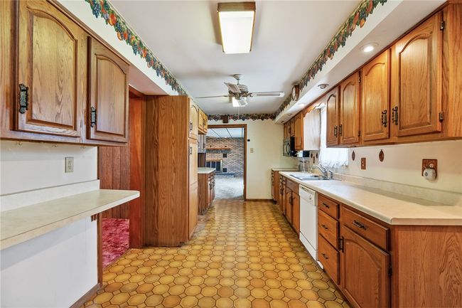 1103 2 Nd St, House other with 3 bedrooms, 3 bathrooms and 2 parking in Monessen PA | Image 9