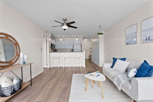 apt-211-98-402 Koauka Loop, Aiea, HI, 96701-4568 | Card Image