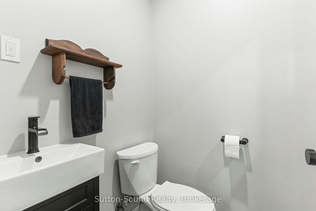 782801 3 Sideroad, House other with 4 bedrooms, 4 bathrooms and 25 parking in Chatsworth ON | Image 34