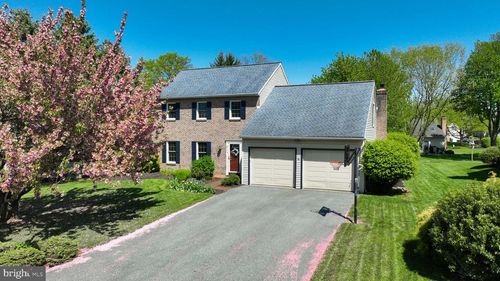 911 Jade Ave, Lancaster, PA, 17601-1175 | Card Image