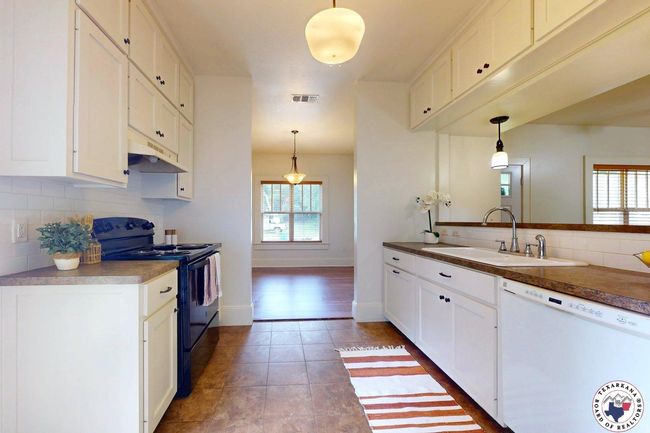 2124 Stevenson St, House other with 2 bedrooms, 1 bathrooms and null parking in Texarkana TX | Image 7
