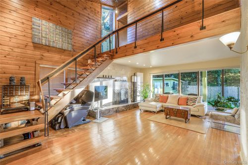 78 Joyce Rd, Plainview, NY, 11803-3960 | Card Image