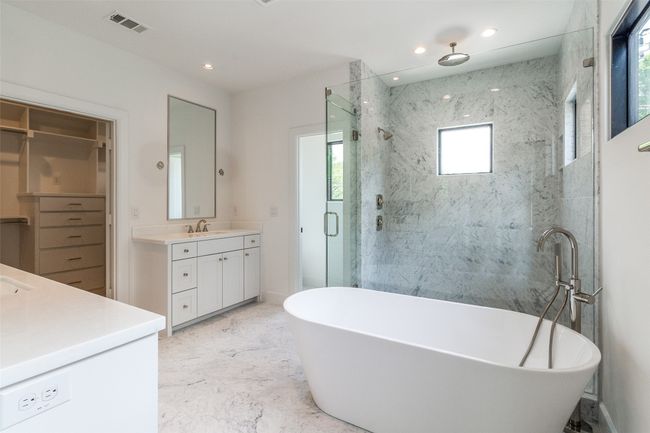 Primary Bath with double shower | Image 22