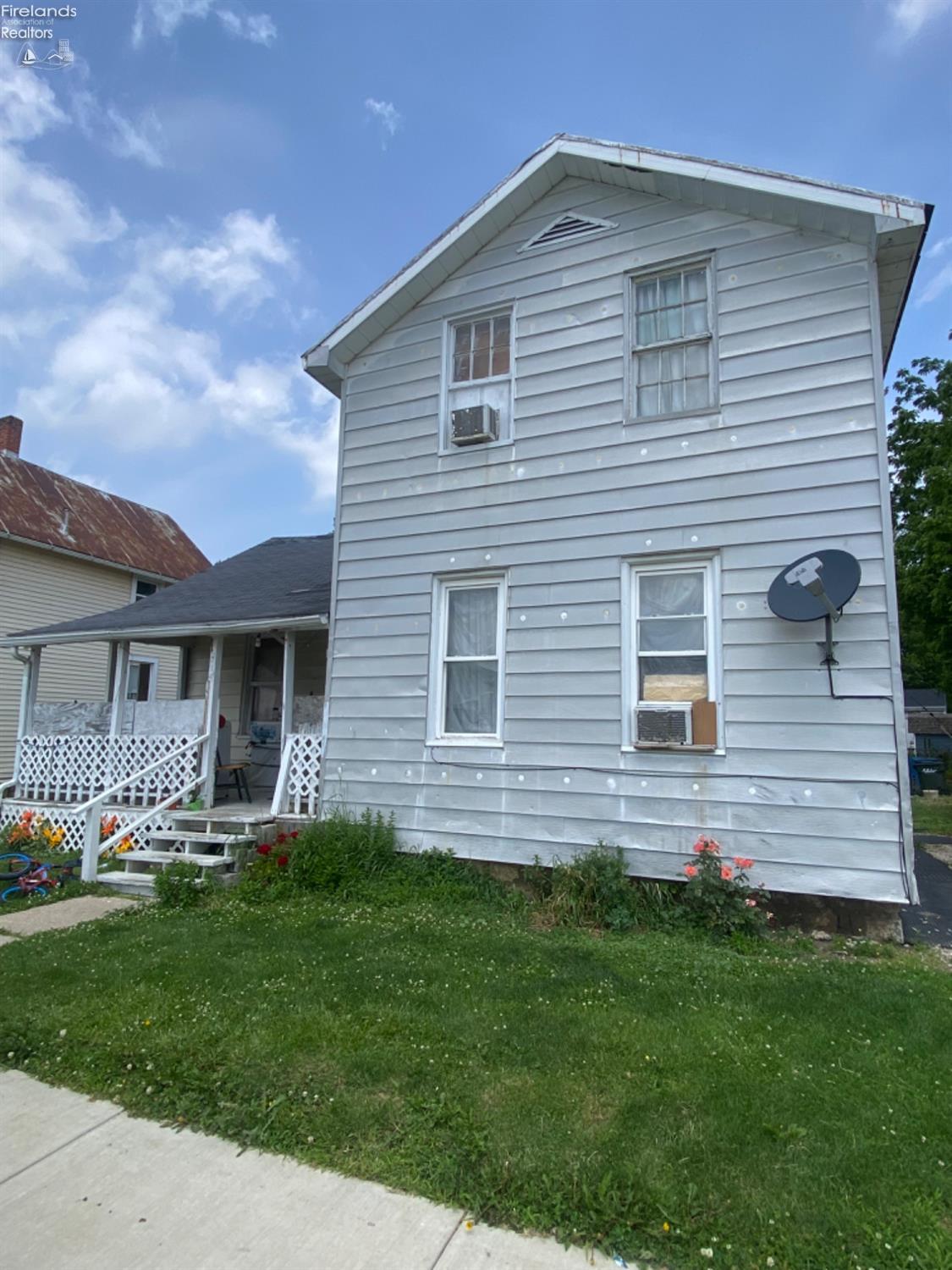 Howland St, Fremont, OH 43420