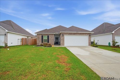 28348 Moreau Ln, Denham Springs, LA, 70726-8073 | Card Image