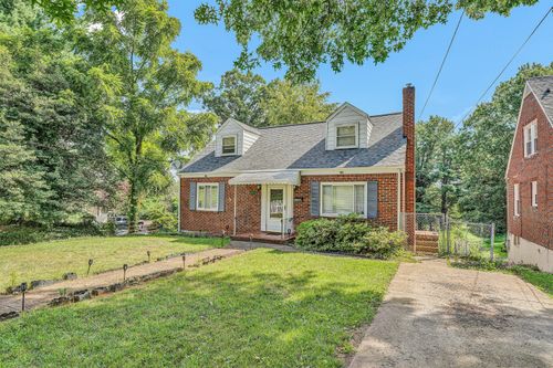 3659 Sunrise Ave Nw, Roanoke, VA, 24012-3323 | Card Image