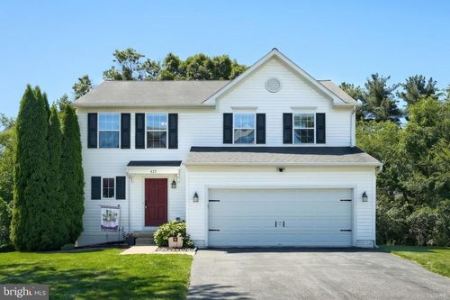 425 Lakeview Dr, SPRING GROVE, PA, 17362-8450 | Card Image