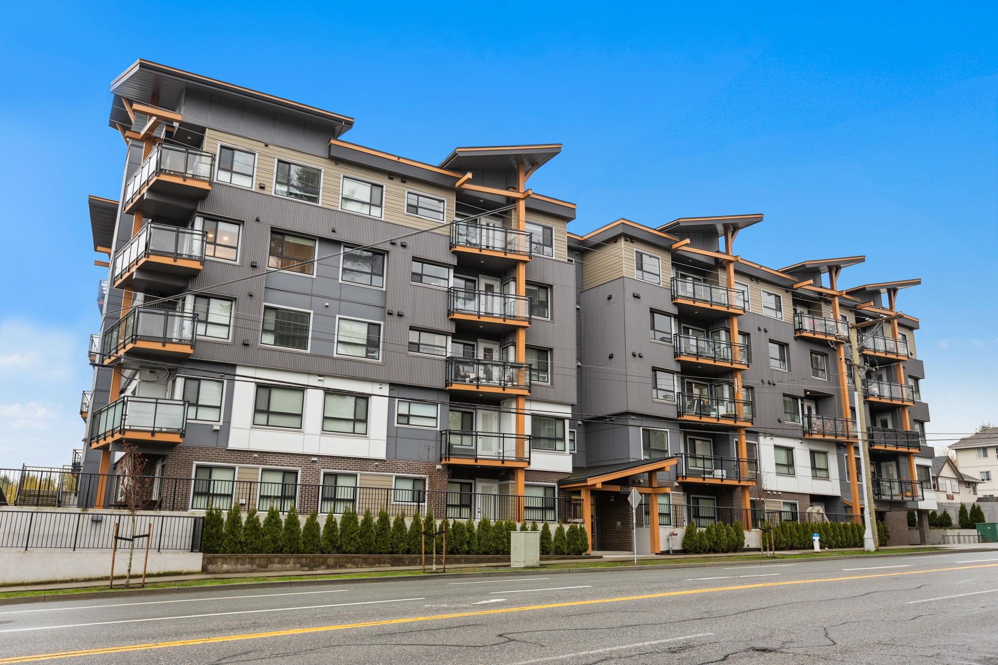 303 - 33568 George Ferguson Way, Condo with 2 bedrooms, 2 bathrooms and 1 parking in Abbotsford BC | Image 2